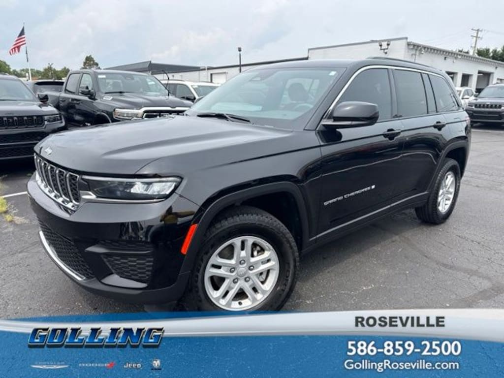 Used 2024 Jeep Grand Cherokee Laredo SUV