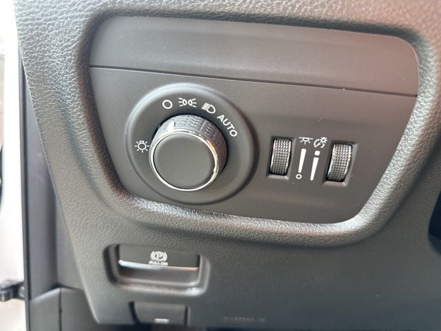 2024 Jeep Grand Cherokee Altitude - Photo 11