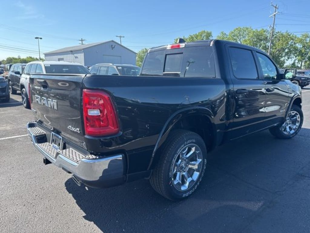 New 2026 Ram 1500 BIG HORN CREW CAB 4X4 5'7 BOX Pickup
