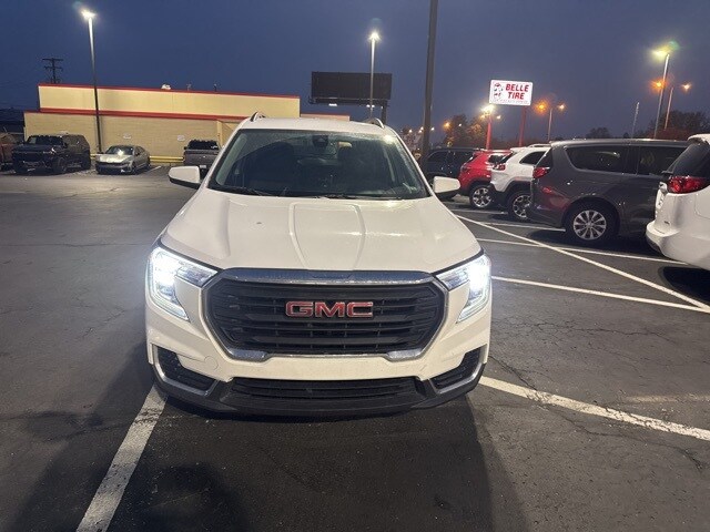 2023 Gmc Terrain SLE photo 2