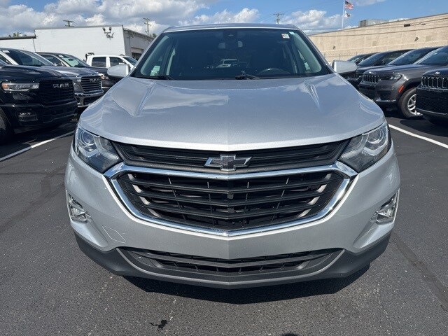 2019 Chevrolet Equinox LT photo 2