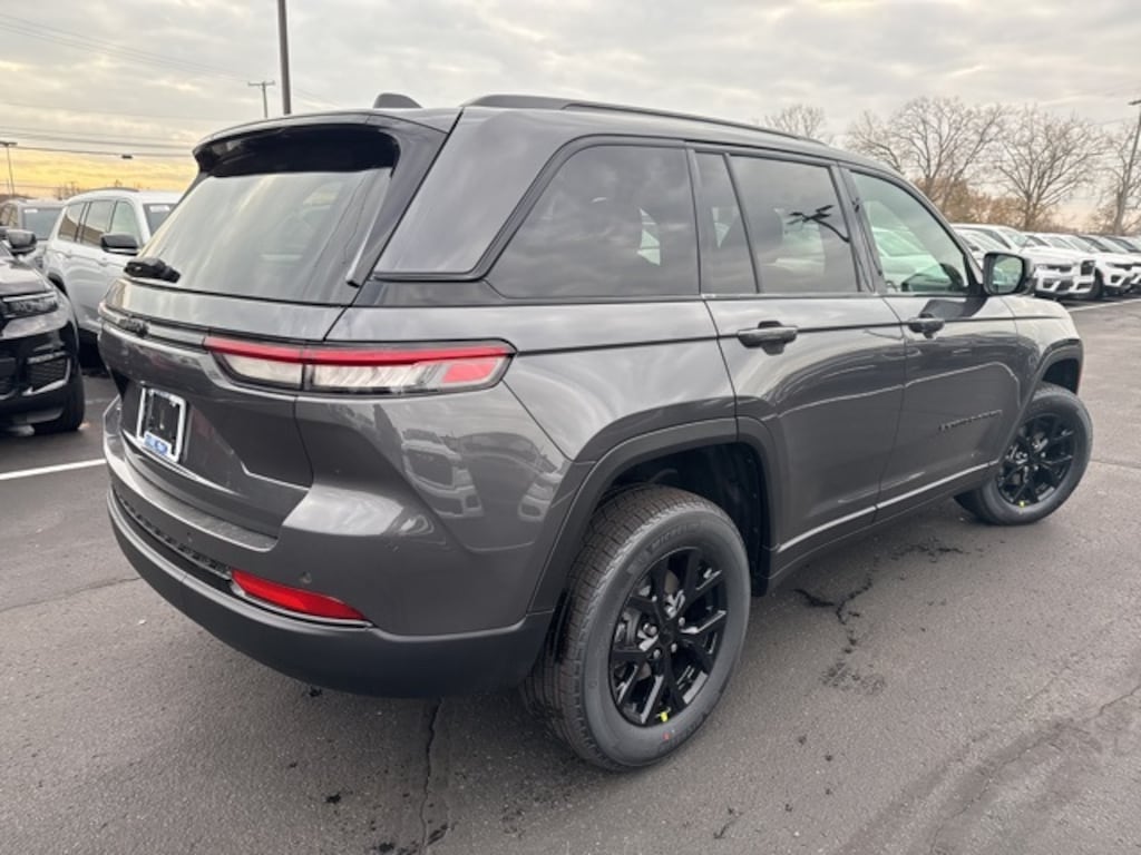 New 2025 Jeep Grand Cherokee ALTITUDE X 4X4 Sport Utility
