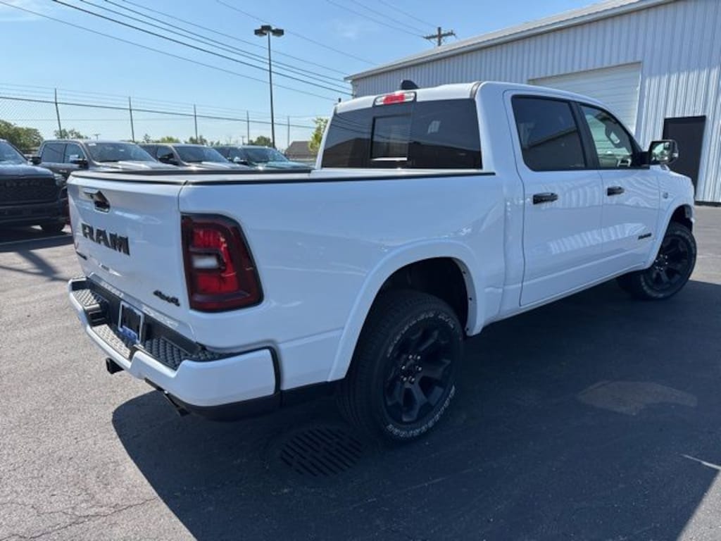 New 2026 Ram 1500 BIG HORN CREW CAB 4X4 5'7 BOX Pickup