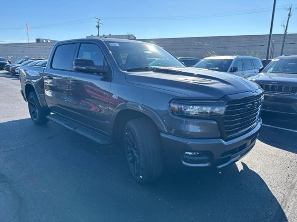New 2026 Ram 1500 LARAMIE CREW CAB 4X4 5'7 BOX Pickup