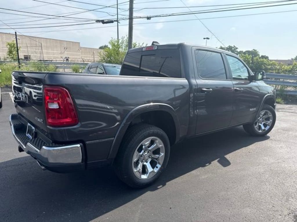 New 2026 Ram 1500 BIG HORN CREW CAB 4X4 5'7 BOX Pickup