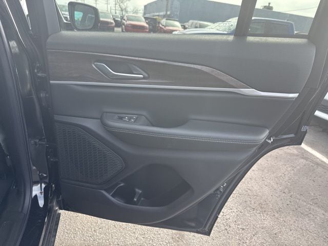 2026 Jeep Grand Cherokee Laredo - Photo 33