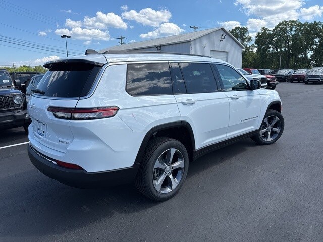 2025 Jeep Grand Cherokee Limited Sport photo 4