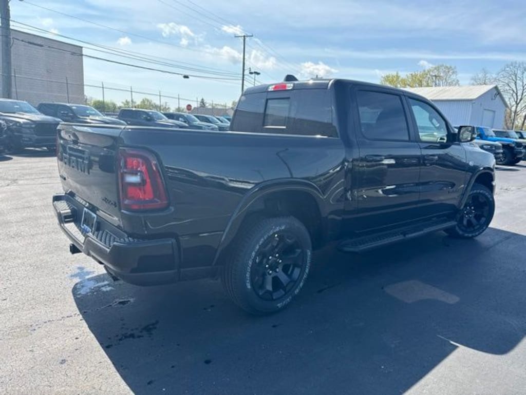 New 2026 Ram 1500 BIG HORN CREW CAB 4X4 5'7 BOX Pickup