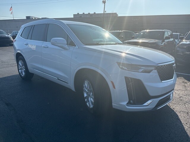 2022 Cadillac XT6 Luxury photo 3