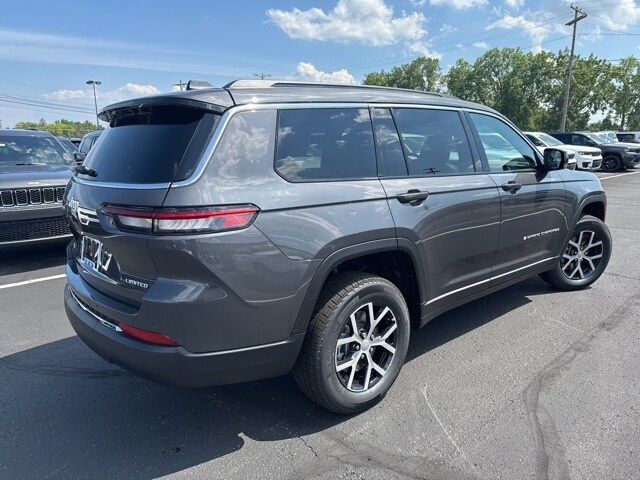 2025 Jeep Grand Cherokee Limited Sport photo 4
