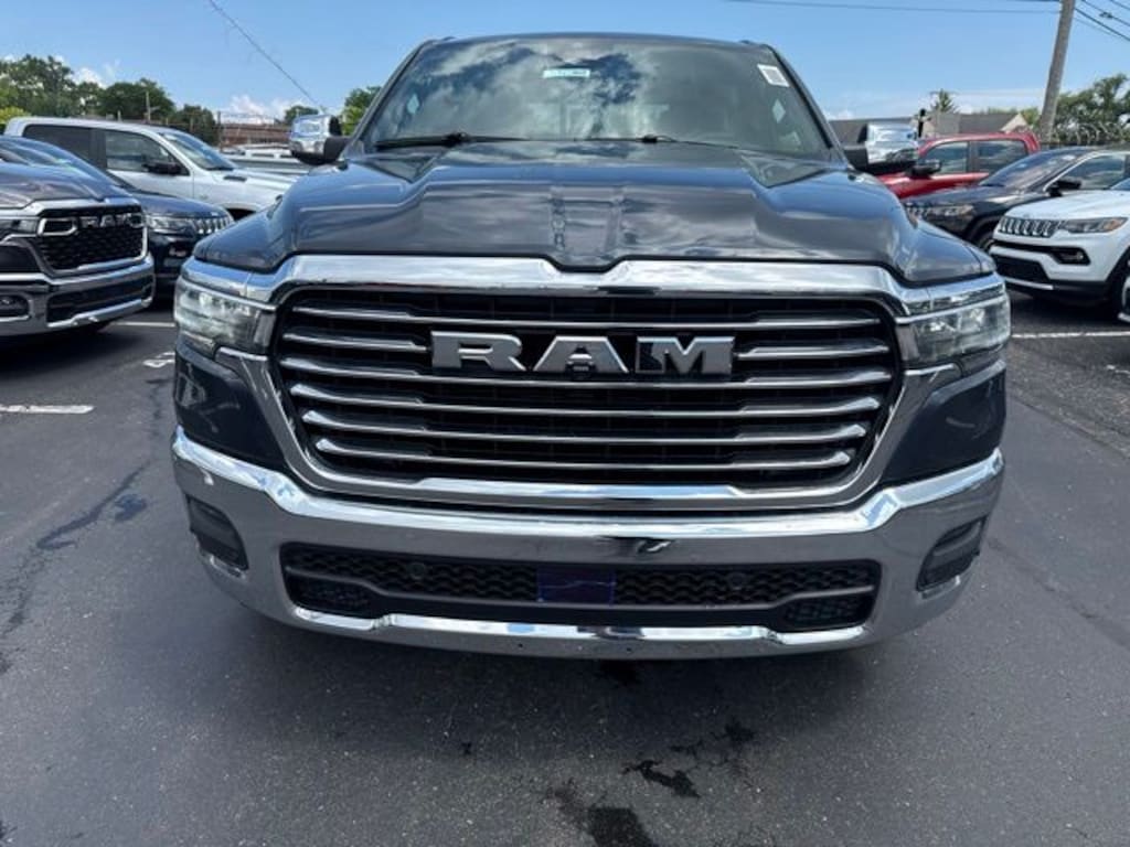 New 2026 Ram 1500 LARAMIE CREW CAB 4X4 5'7 BOX Pickup