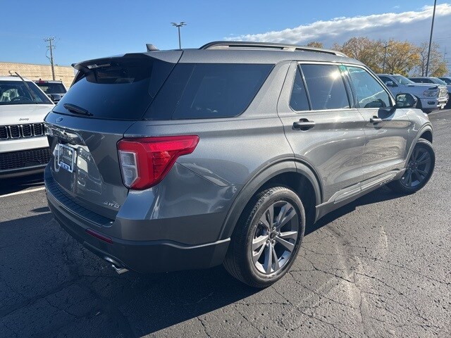 2022 Ford Explorer XLT photo 3