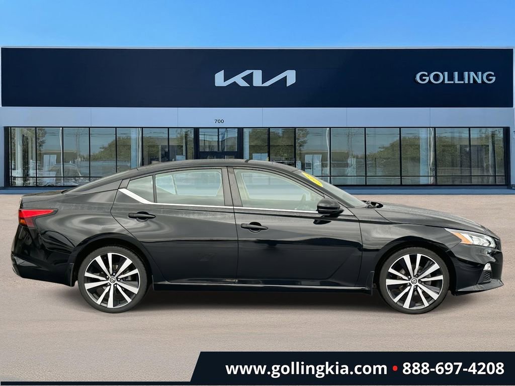 Used 2019 Nissan Altima SR with VIN 1N4BL4CW3KC148450 for sale in Madison Heights, MI