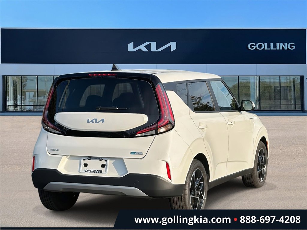 2025 Kia Soul EX photo 2