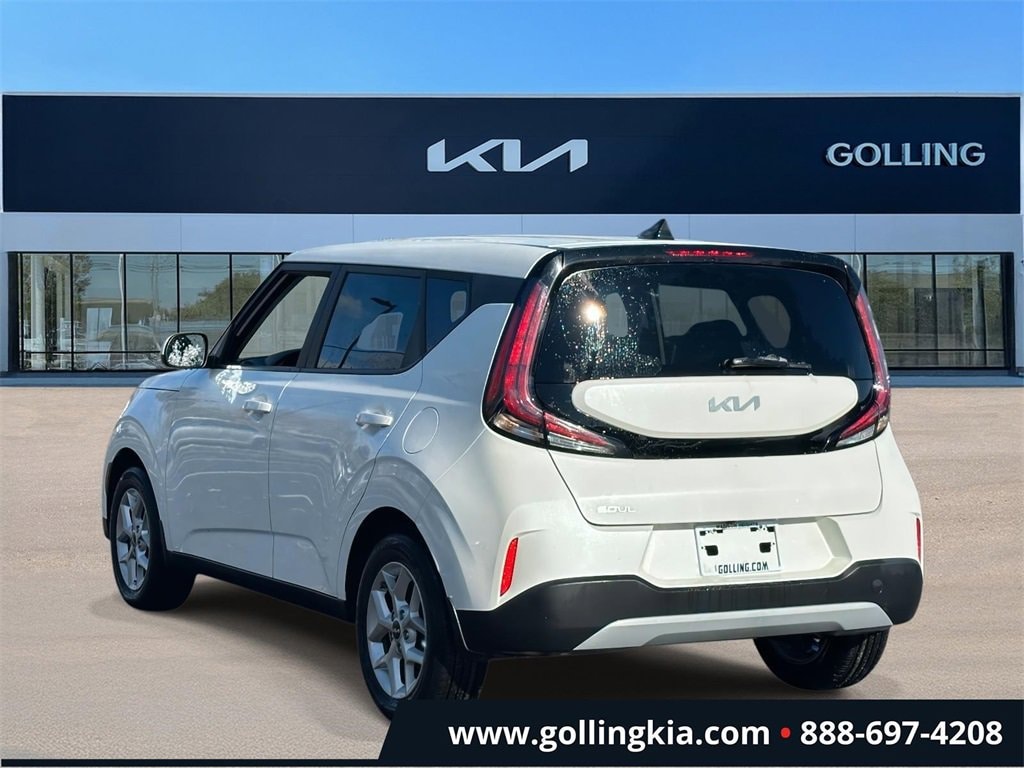 Used 2023 Kia Soul LX Hatchback