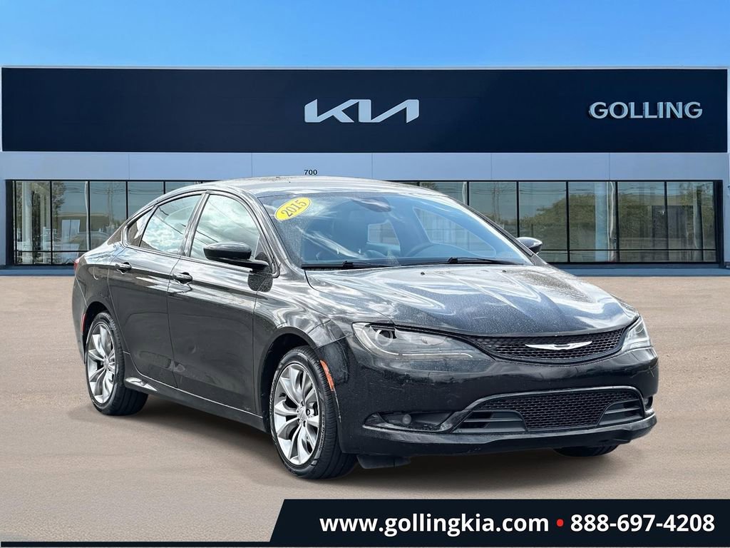 2015 Chrysler 200 S