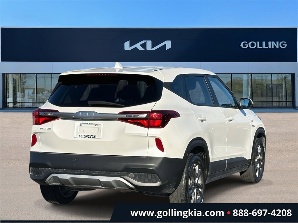 2023 Kia Seltos LX photo 2