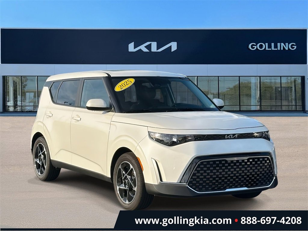 2025 Kia Soul EX's photo