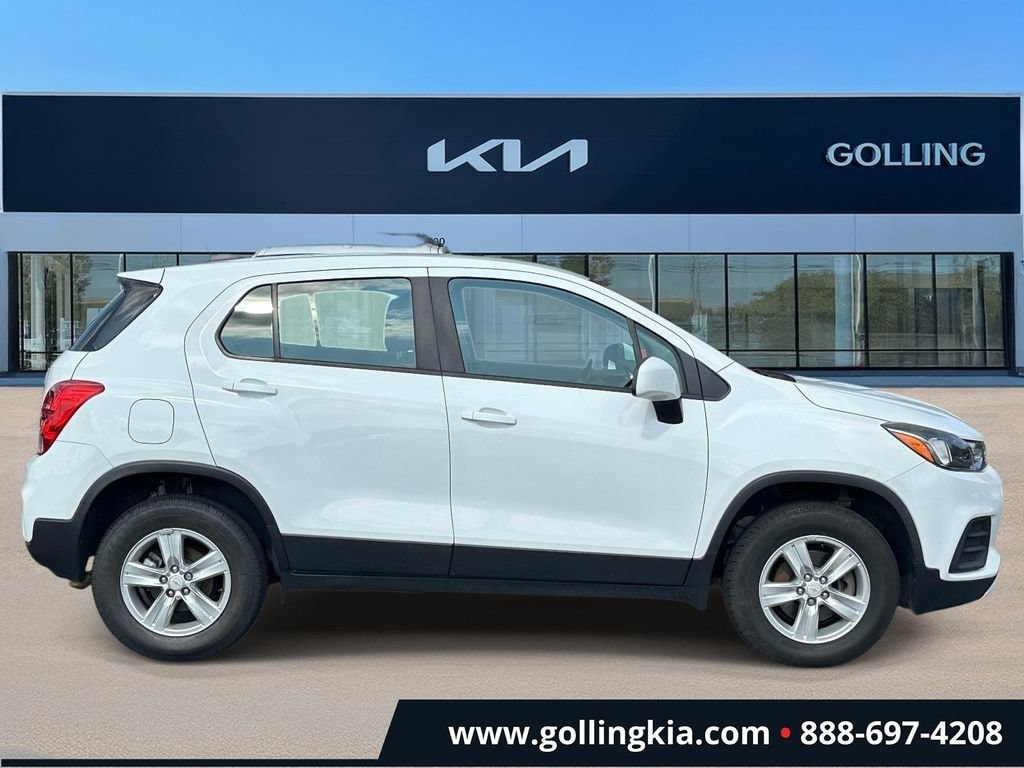 Used 2018 Chevrolet Trax LS with VIN KL7CJNSB6JB551123 for sale in Madison Heights, MI