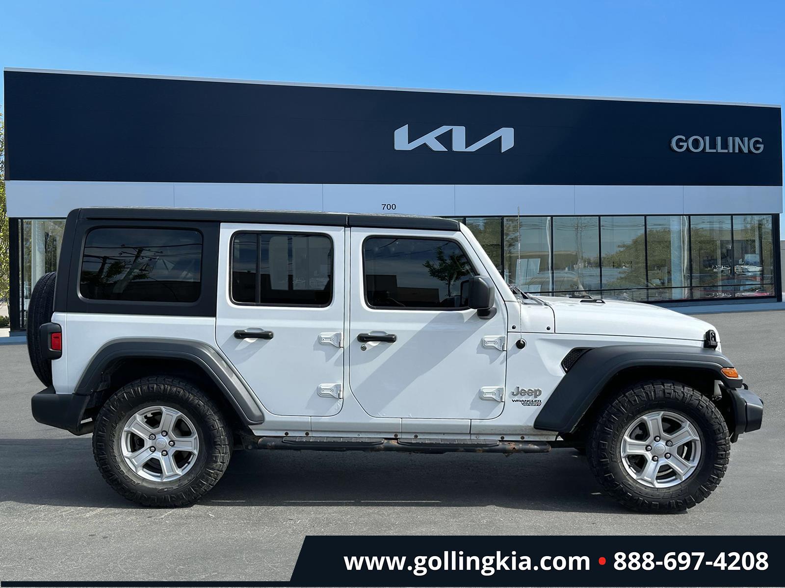 Used 2018 Jeep All-New Wrangler Unlimited Sport S with VIN 1C4HJXDG0JW233911 for sale in Madison Heights, MI