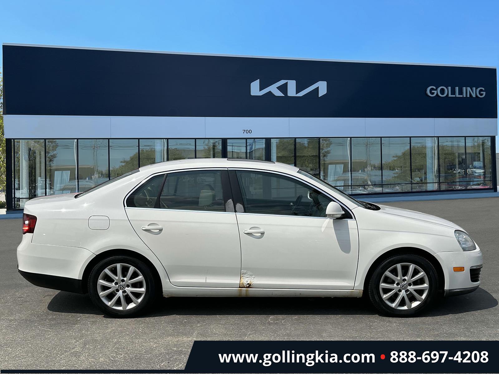 Used 2010 Volkswagen Jetta SE with VIN 3VWRX7AJ4AM033243 for sale in Madison Heights, MI