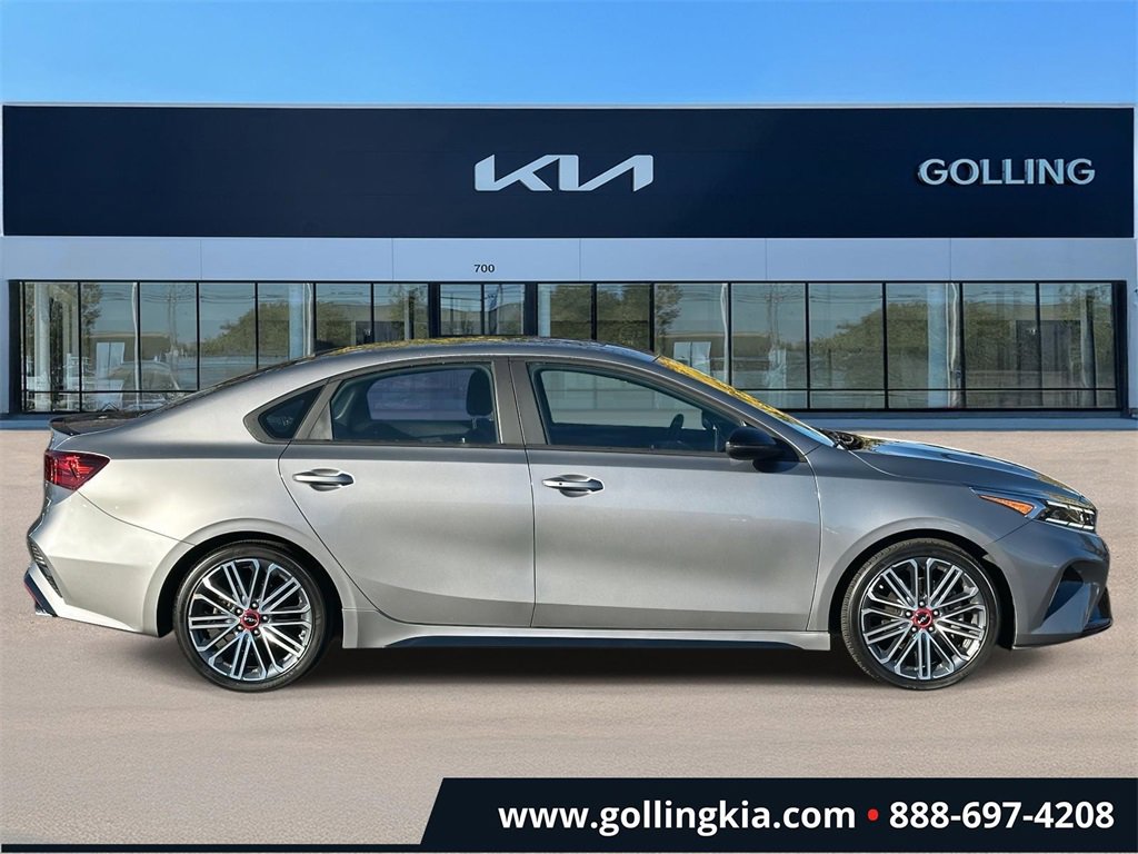 2023 Kia Forte GT photo 2