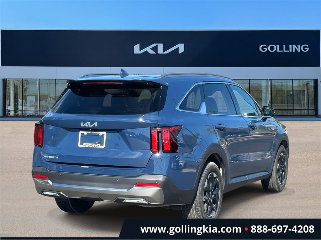 2024 Kia Sorento S photo 3
