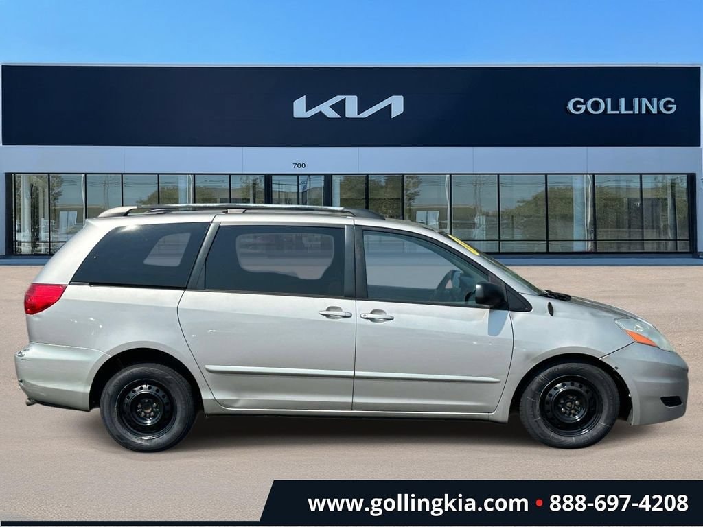 Used 2009 Toyota Sienna CE with VIN 5TDZK23C29S226988 for sale in Madison Heights, MI