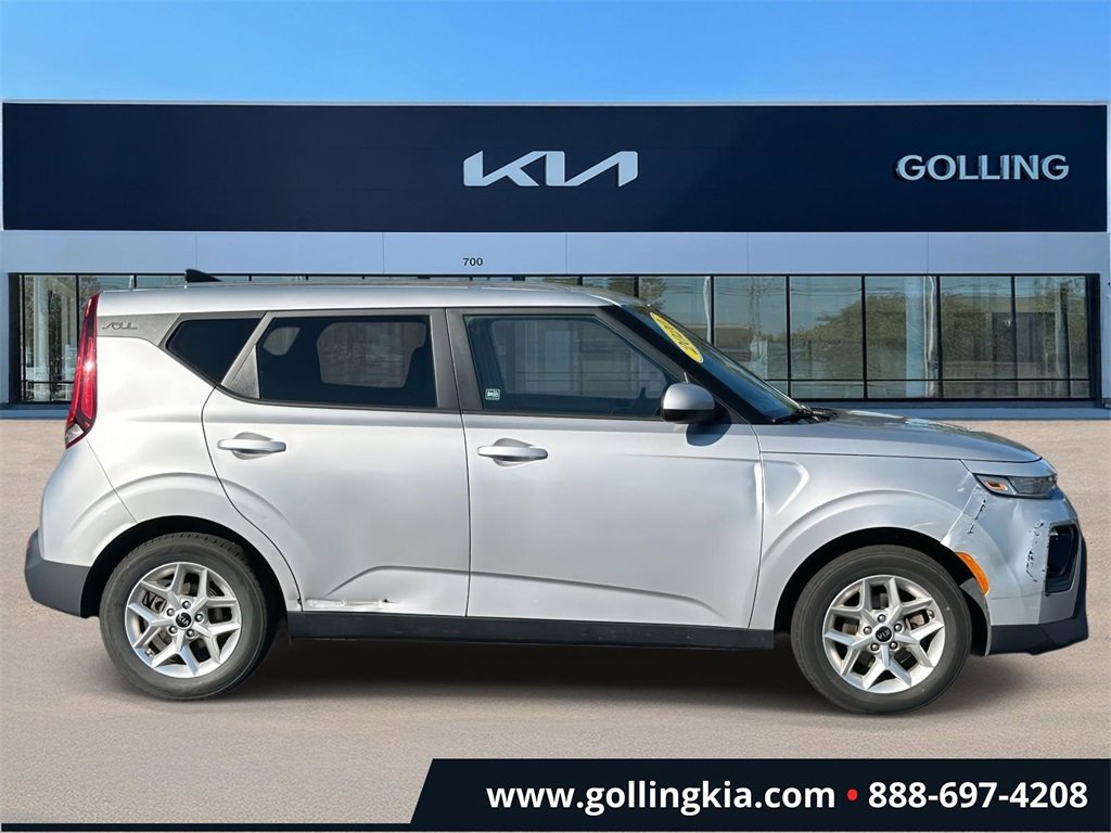 2020 Kia Soul S photo 2