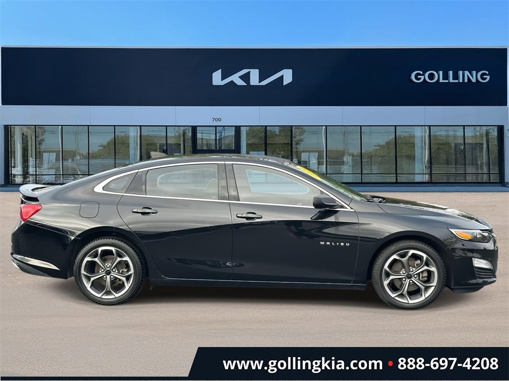 2019 Chevrolet Malibu RS photo 2
