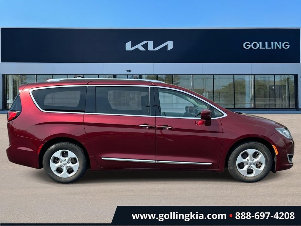 Used 2017 Chrysler Pacifica Touring-L Plus with VIN 2C4RC1EGXHR512036 for sale in Madison Heights, MI