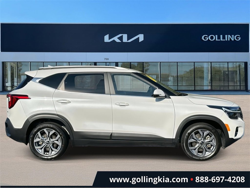 2024 Kia Seltos S photo 2