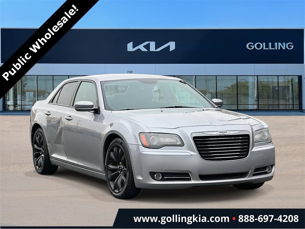 2014 Chrysler 300 S's photo