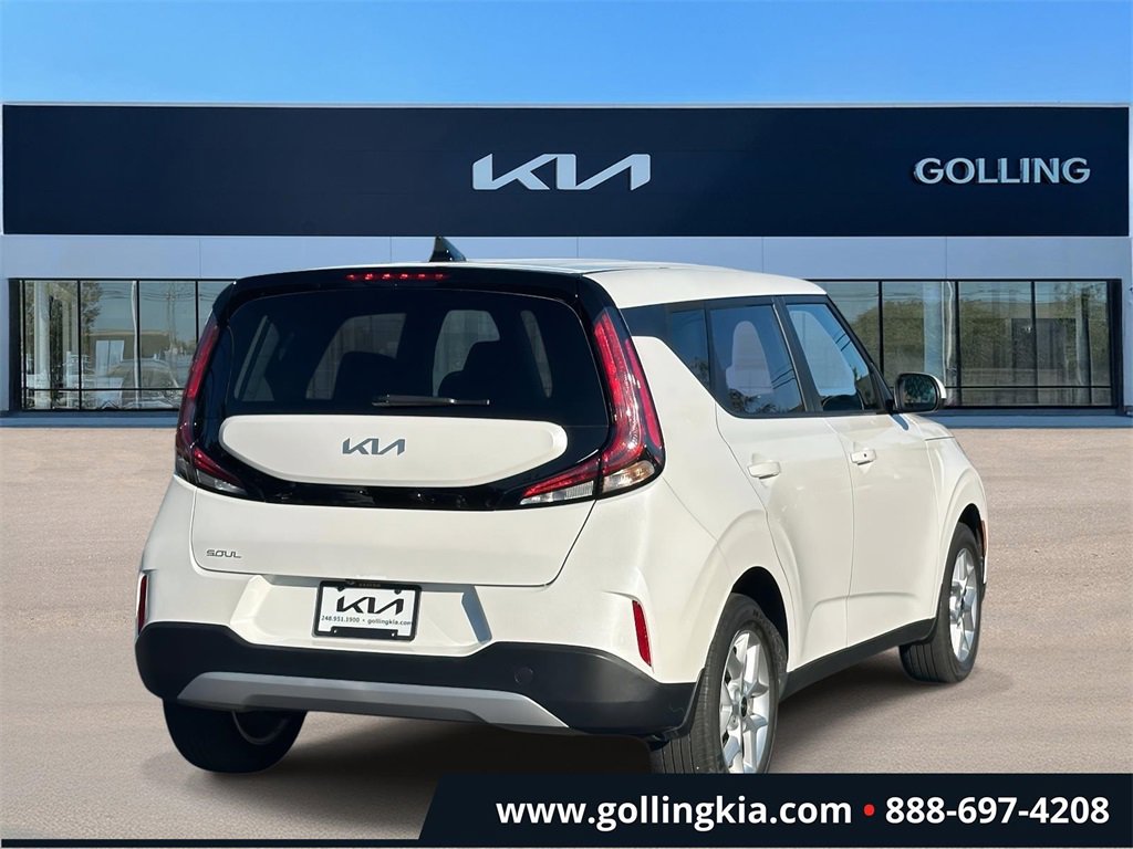 2024 Kia Soul S photo 3