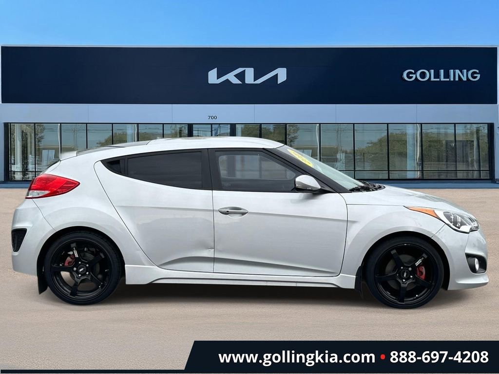 Used 2016 Hyundai Veloster Base with VIN KMHTC6AE9GU262468 for sale in Madison Heights, MI