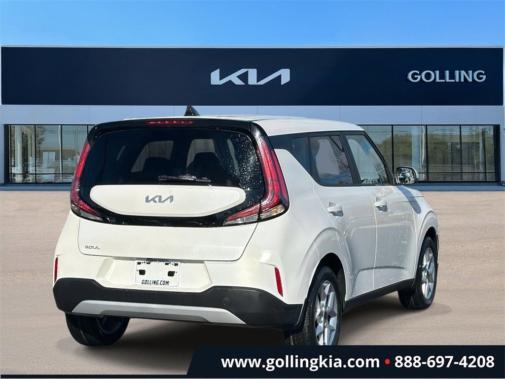 Used 2023 Kia Soul LX Hatchback