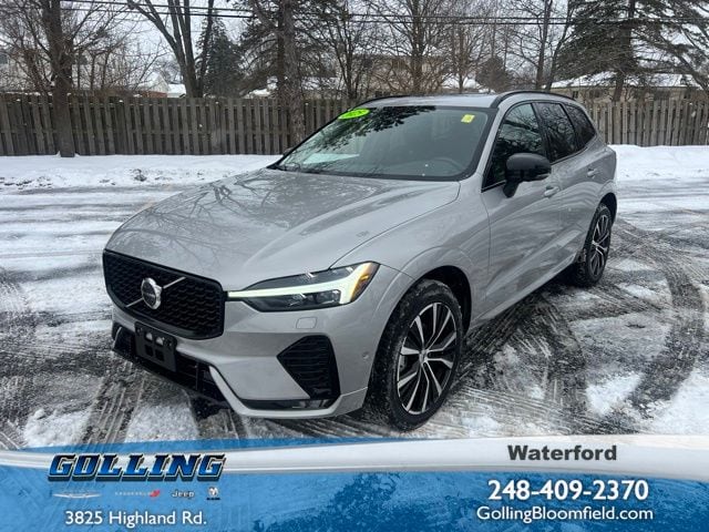 2025 Volvo XC60 B5 Plus Dark AWD's photo