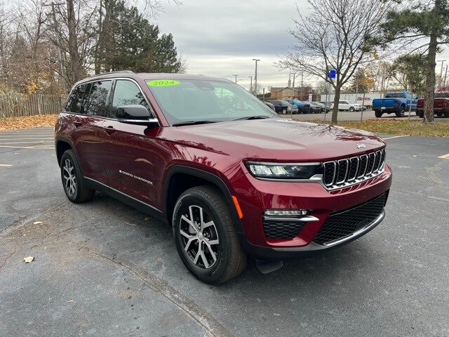 2024 Jeep Grand Cherokee Limited photo 3