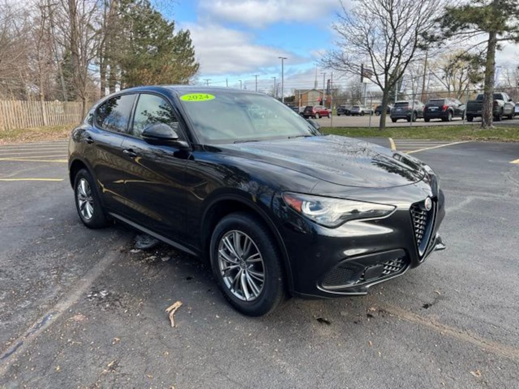 Used 2024 Alfa Romeo Stelvio Sprint SUV