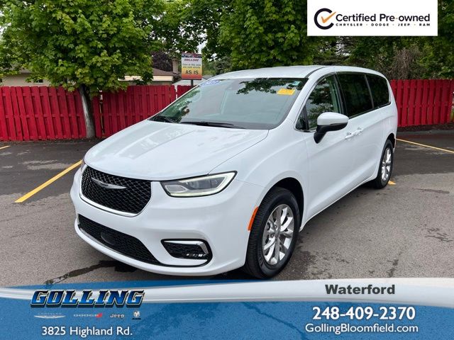 2023 Chrysler Pacifica Touring L AWD's photo