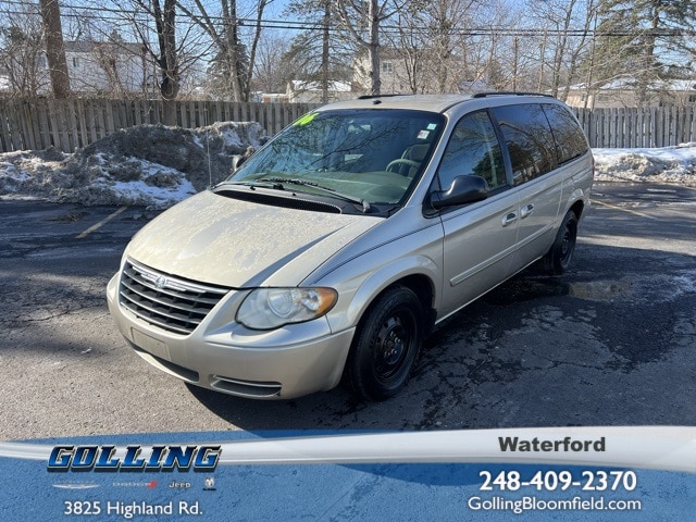 2006 Chrysler Town & Country LX