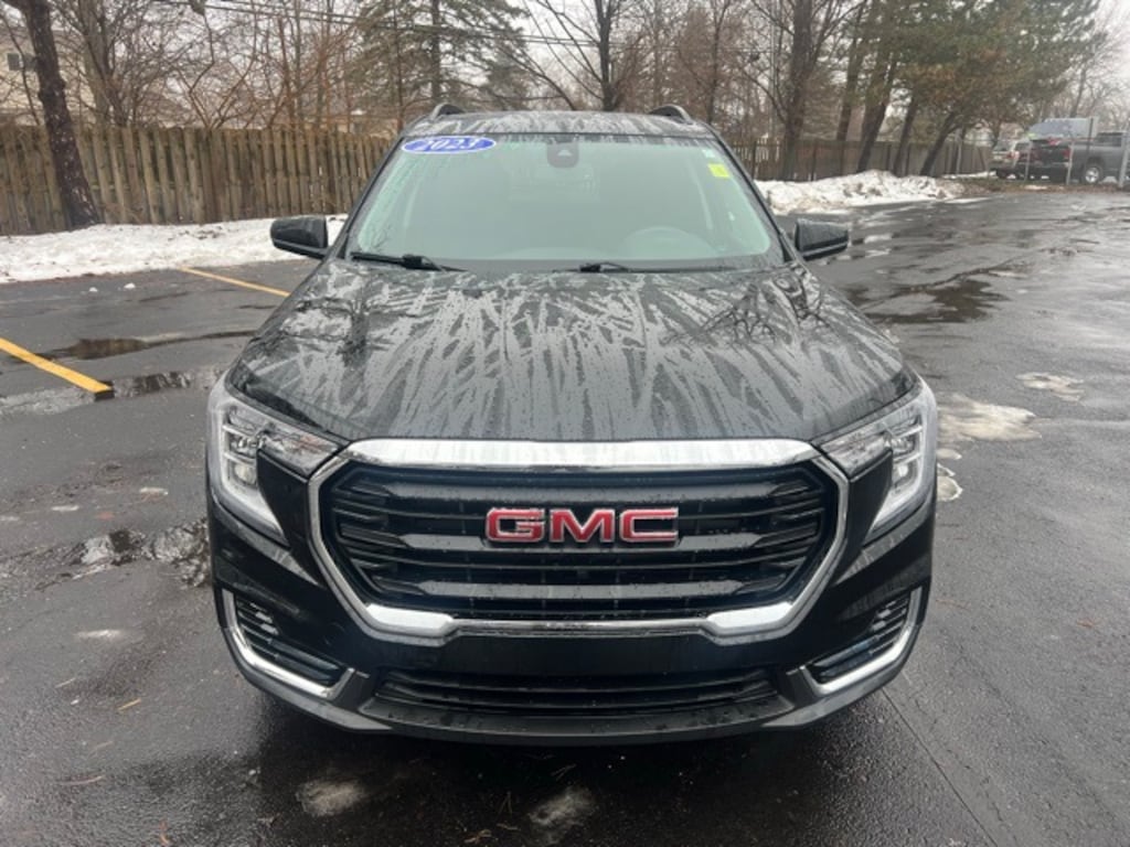 Used 2023 GMC Terrain SLE SUV