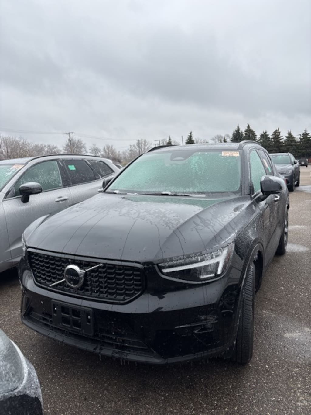 Used 2025 Volvo XC40 B5 Plus Dark Theme SUV