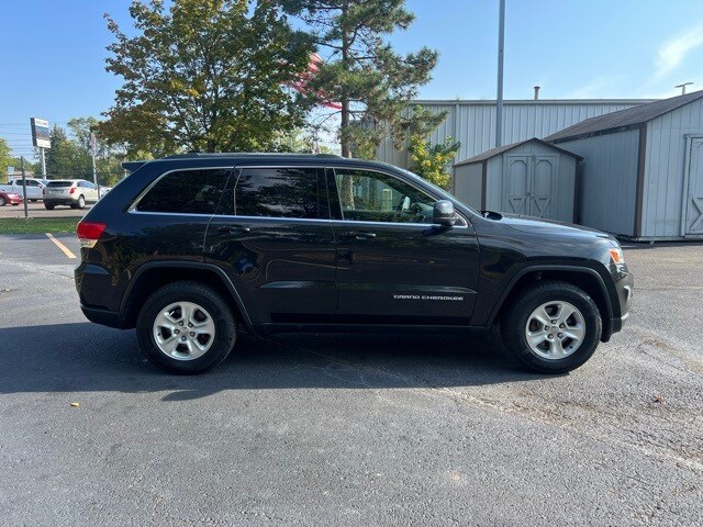 2016 Jeep Grand Cherokee Laredo photo 3