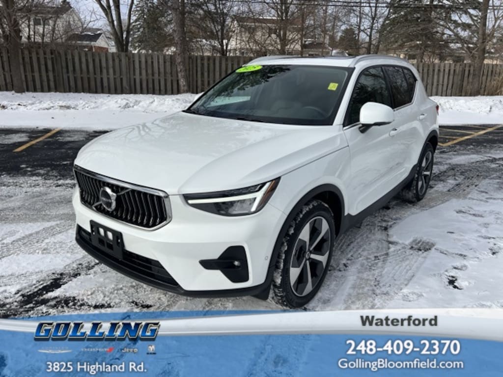 Used 2025 Volvo XC40 B5 Plus Bright Theme SUV