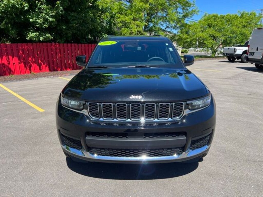 Used 2024 Jeep Grand Cherokee L Laredo SUV