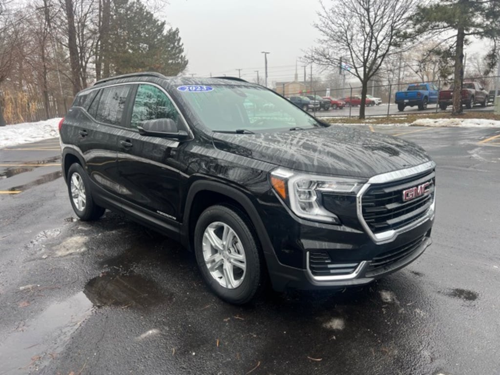 Used 2023 GMC Terrain SLE SUV