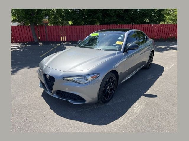 2021 Alfa Romeo Giulia 2.0 Auto AWD's photo
