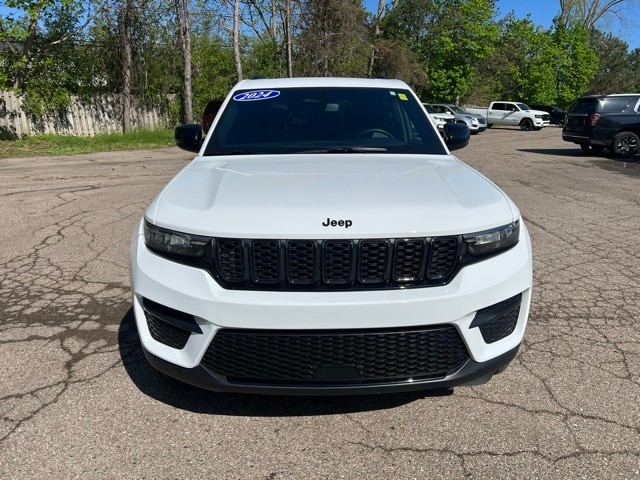 Certified 2024 Jeep Grand Cherokee Altitude with VIN 1C4RJHAG7RC110506 for sale in Bloomfield, MI