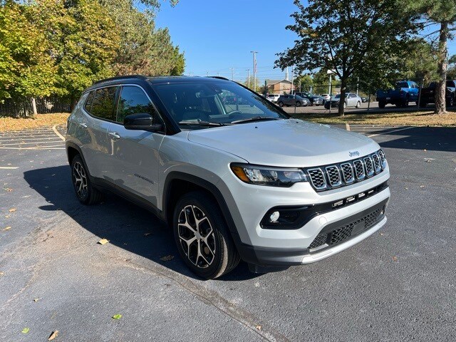 2024 Jeep Compass Limited photo 2